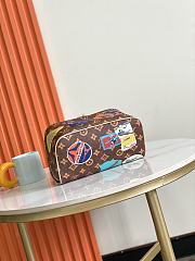 Louis Vuitton Toiletry bag 13x13x24 cm - 5