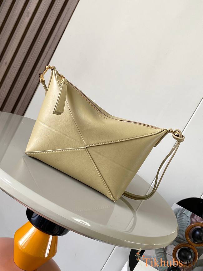 Loewe Puzzle Fold leather pouch shoulder bag in a beige color 23x6.5x15.5cm - 1