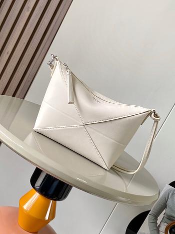 Loewe Puzzle Fold leather pouch shoulder bag in a white color 23x6.5x15.5cm