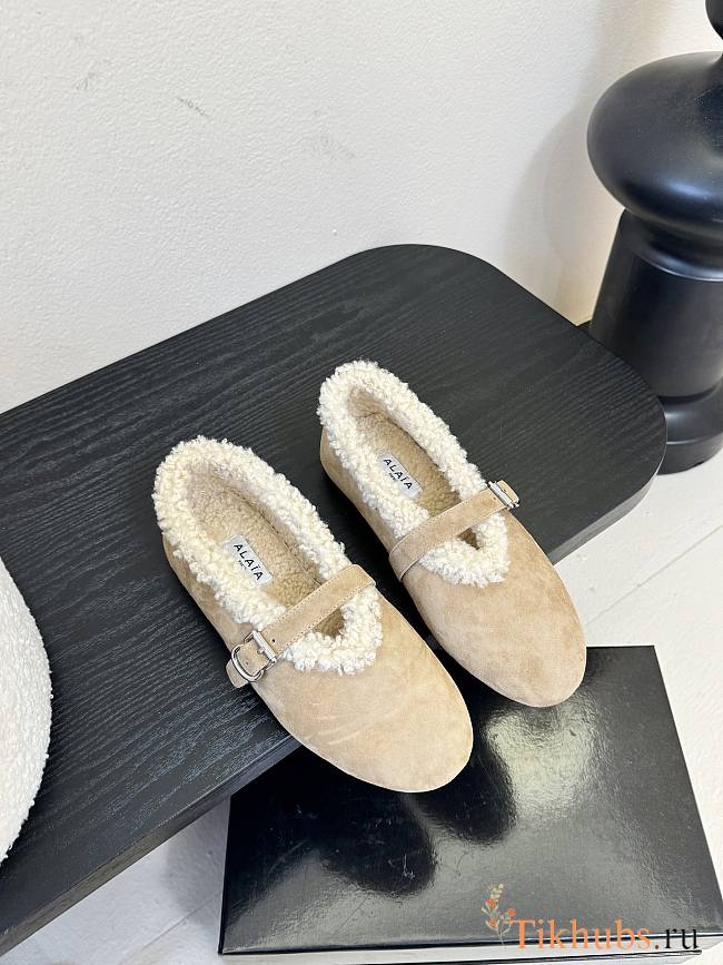 ALAIA BALLET FLATS IN MERINO SHEARLING - 1