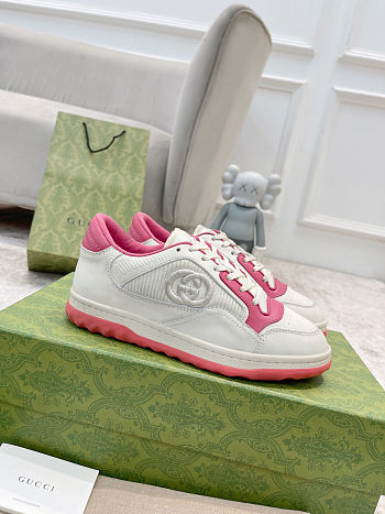 Gucci Mac80 leather low-top sneakers in white with pink