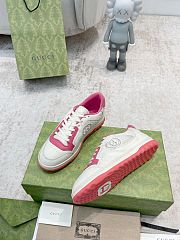 Gucci Mac80 leather low-top sneakers in white with pink - 3