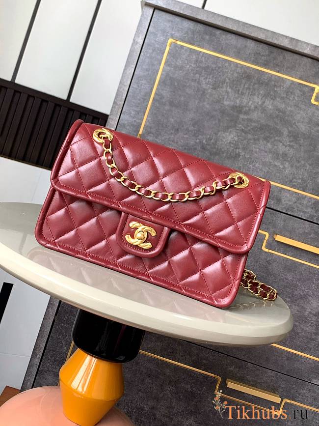  Chanel Classic Flap Bag 11.12 red burgundy 15.5x24.5x7 cm - 1