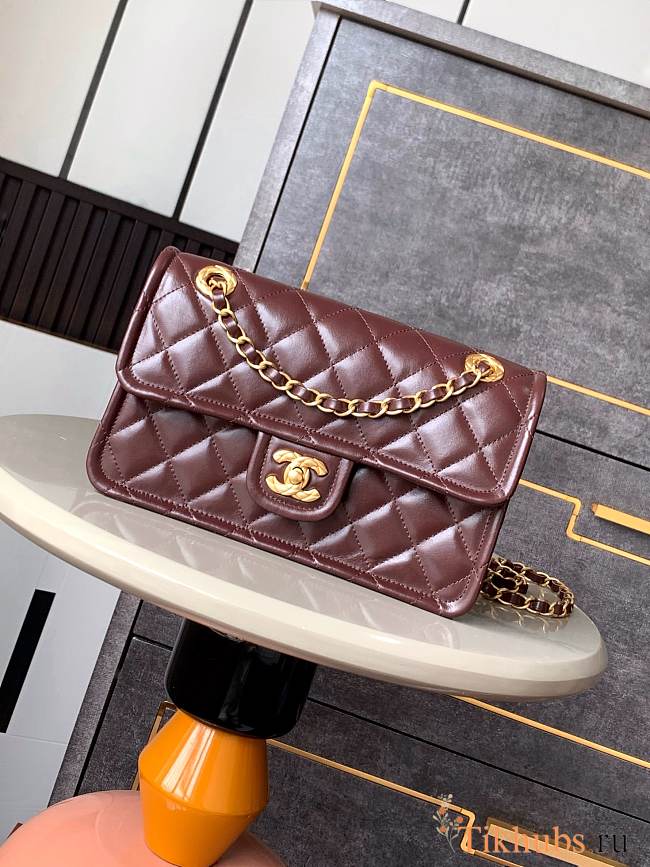 Chanel Classic Flap Bag 11.12 brown 15.5x24.5x7 cm - 1