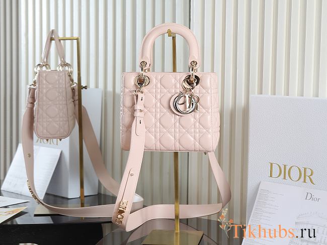 Lady Dior bag in powder pink cannage lambskin 20×17×8cm - 1
