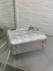 Lady Dior Mini Bag in silver iridescent cannage lambskin 17x7x15cm - 2