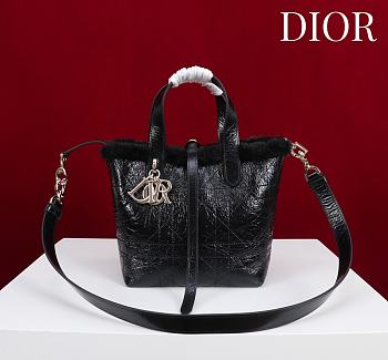 Dior Medium Toujours bag in Macrocannage calfskin 18.5x18.5x12 cm