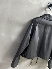 Loewe black leather bomber jacket with a drawstring hem - 6