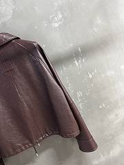 Loewe brown leather bomber jacket with a drawstring hem - 2