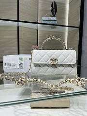 Chanel 25S Top Handle Kelly Clutch in white lambskin and gold-tone hardware 18x10x4.5cm - 1