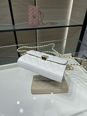 Chanel 25S Top Handle Kelly Clutch in white lambskin and gold-tone hardware 18x10x4.5cm - 4