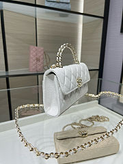 Chanel 25S Top Handle Kelly Clutch in white lambskin and gold-tone hardware 18x10x4.5cm - 3