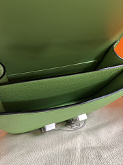 Hermès Constance 18 bag in Vert Criquet Epsom leather with silver hardware. - 3