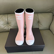 Chanel rubber rain boots in a light pink - 6