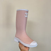 Chanel rubber rain boots in a light pink - 5