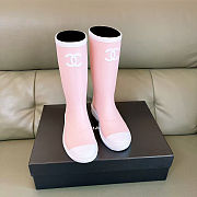 Chanel rubber rain boots in a light pink - 4