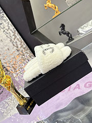 Chanel terry cloth or shearling-style slidesn in white - 6