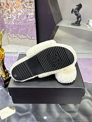 Chanel terry cloth or shearling-style slidesn in white - 4