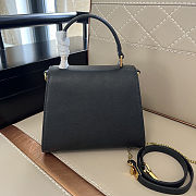 Valentino Garavani VSLING top handle bag in black  22x17x9 cm - 4