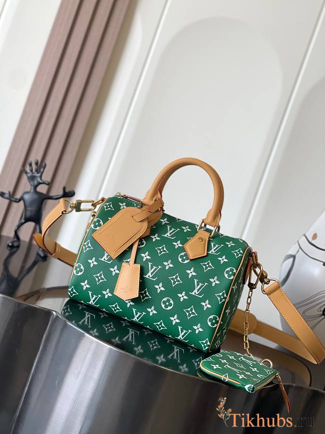 Louis Vuitton Calfskin Monogram Speedy P9 Bandouliere 25 in green M24423 25x15x15 cm - 1