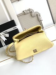 Chanel Coco flap bag with top handle, yellow 24cm - 3