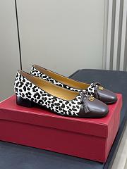Valentino Garavani leopard print ballet flats  - 1