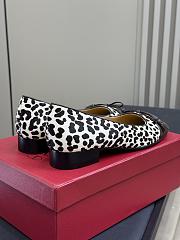 Valentino Garavani leopard print ballet flats  - 6