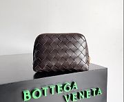  Bottega Veneta intrecciato leather cosmetic pouch in a dark brown color 16.5*10.5*9 cm - 1
