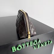  Bottega Veneta intrecciato leather cosmetic pouch in a dark brown color 16.5*10.5*9 cm - 4