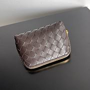 Bottega Veneta intrecciato leather cosmetic pouch in a dark brown color 16.5*10.5*9 cm - 3