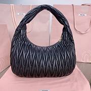 Miu Miu Wander matelassé hobo bag in black nappa leather 29 X 24 X 10 cm - 6