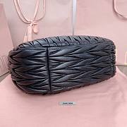 Miu Miu Wander matelassé hobo bag in black nappa leather 29 X 24 X 10 cm - 4
