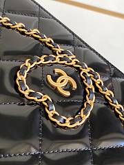 Chanel 24A black quilted patent chain around heart flap bag 15*24.5*4cm - 2