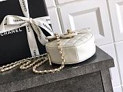 Chanel CC In Love Heart Clutch with Chain in white lambskin leather 12×13×5.5cm - 5