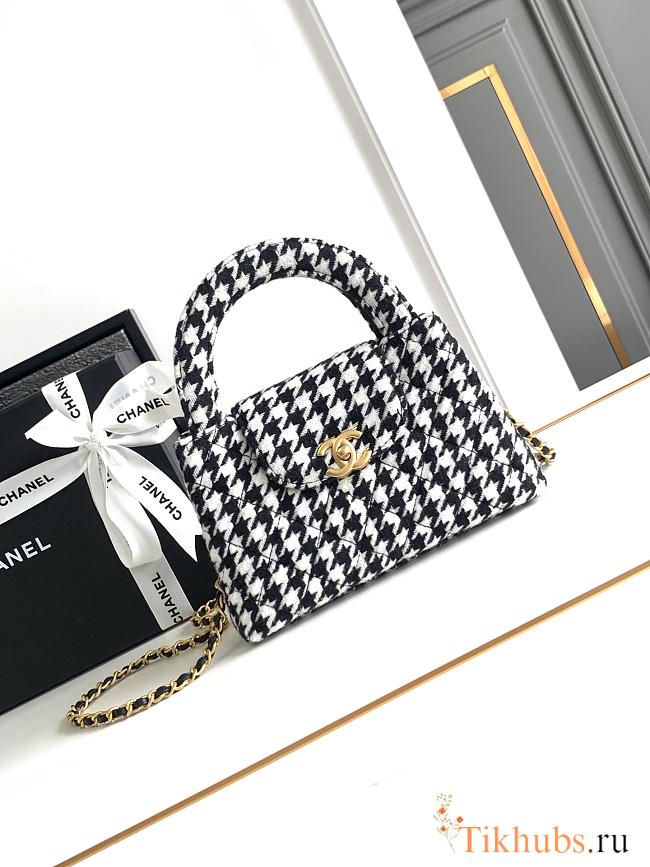 Chanel 24A Small Kelly Shopper bag in black and white houndstooth tweed 13x19x7 cm - 1