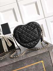 Chanel CC In Love Heart Clutch with Chain in black lambskin leather 18x19 x5.5cm - 2