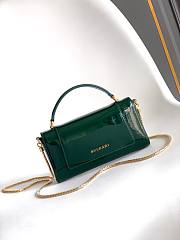 Bvlgari Serpenti Forever phone case in emerald green patent leather 19x10X3.5 cm - 6