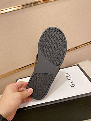 Gucci men's slide sandals with criss-cross straps in brown and black color - 6