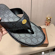 Gucci Interlocking G thong sandals in black - 3