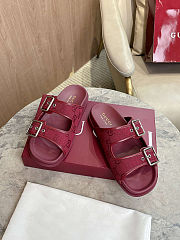 Gucci sandals with a GG monogram canvas in burgundy - 4