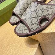  Gucci GG canvas slide sandals in beige - 2