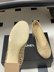 Chanel raffia woven block heel shoes in a beige color heel 5 cm - 3