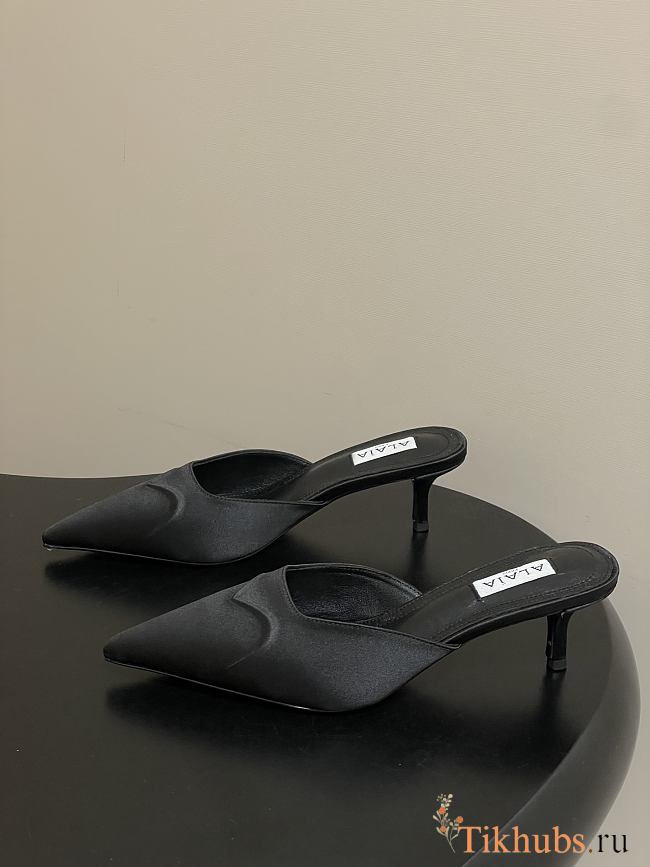 Alaïa Le Cœur 3D 55 mules in black satin - 1