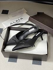 Alaïa Le Cœur 3D 55 mules in black satin - 6