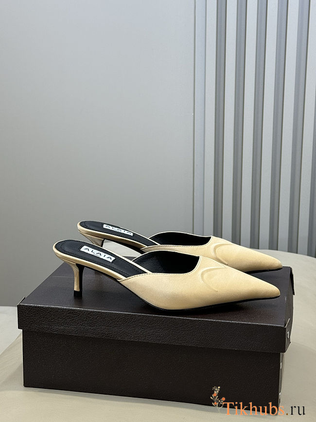 Alaïa Le Coeur 55 satin mules in beige - 1
