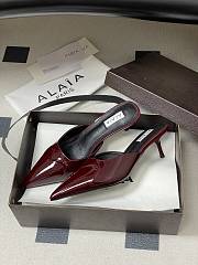Alaïa Le Coeur 55 satin mules in dark red - 3