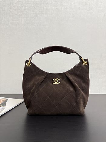 Chanel Maxi Hobo Bag in dark brown suede 32*20*9 cm