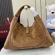 Gucci Softbit maxi shoulder bag in tan suede 46x26x16 cm - 4