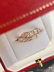 Bvlgari Serpenti Viper two-coil ring in 18-karat rose gold - 2