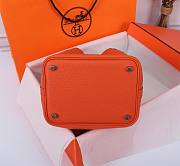 Hermès Picotin Lock 18 bag in orange Clemence leather  - 6